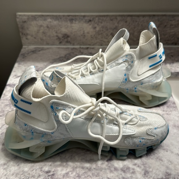55 AABBO Running Shoes size 40 which is a IS men’s 7